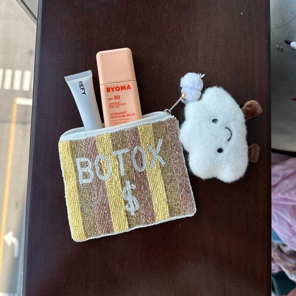 Sequin Beaded Coin Purse - Picture 1 of 3